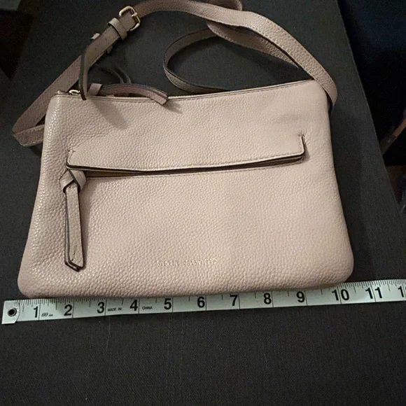 Vince Camuto Cream Crossbody Bag with Sleek Design - Picture 13 of 13